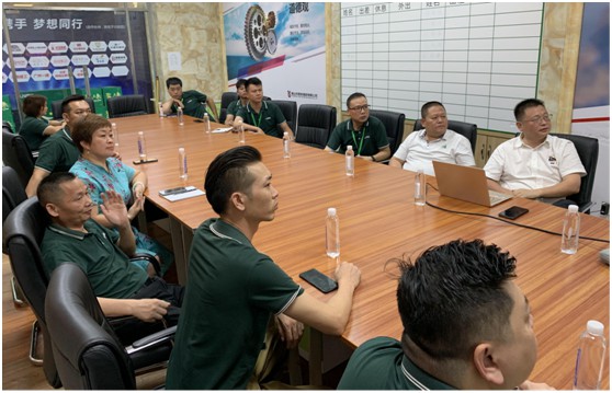 三只兔总裁韩军一行莅临雷诺瓷砖胶参观考察,初步达成合作意向